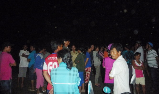 Bình[-]Thuận:[-]Hàng[-]chục[-]hộ[-]dân[-]chặn[-]xe[-]đổ[-]rác[-]ở[-]thị[-]xã[-]La[-]Gi